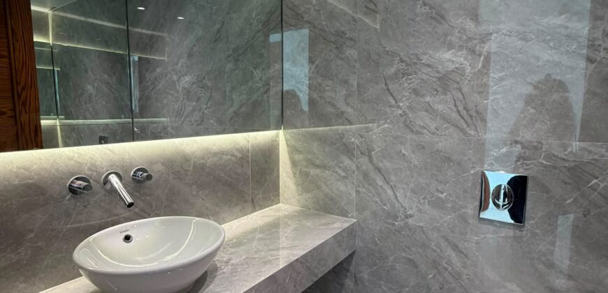 For Sale: Apartment in Achrafieh