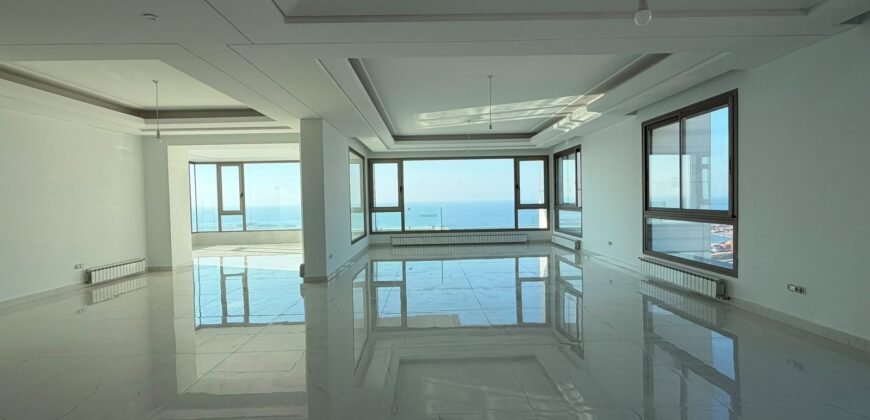 For Sale: Apartment in Achrafieh