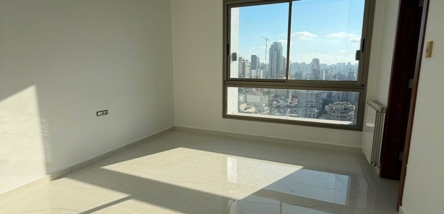 For Sale: Apartment in Achrafieh