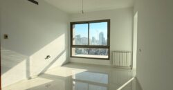 For Sale: Apartment in Achrafieh