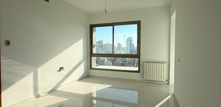 For Sale: Apartment in Achrafieh
