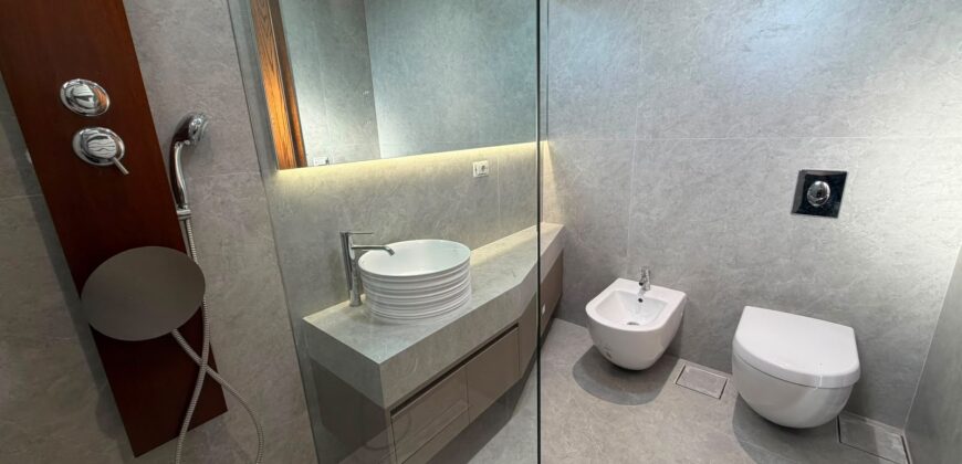 For Sale: Apartment in Achrafieh