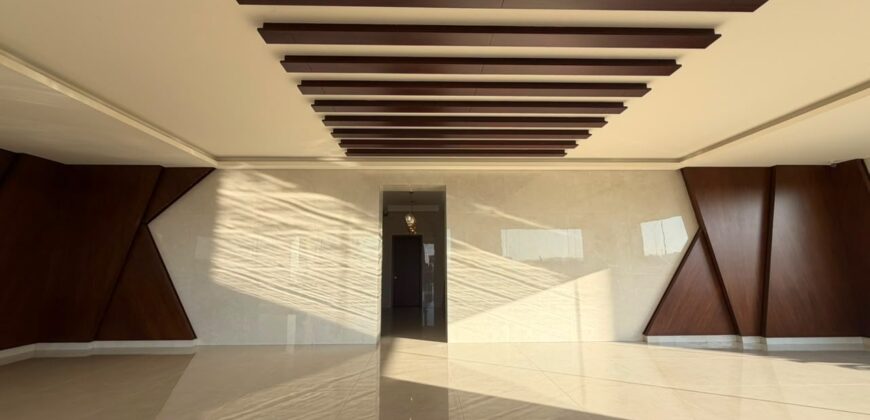 For Sale: Apartment in Achrafieh