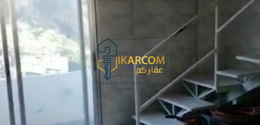 Warehouse for sale in Roumieh