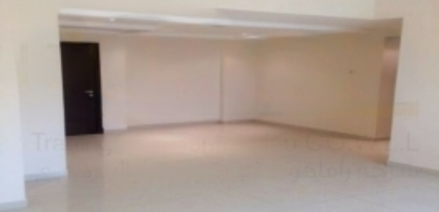 3 Bedrooms unfurnished Flat In New Doha for Rent