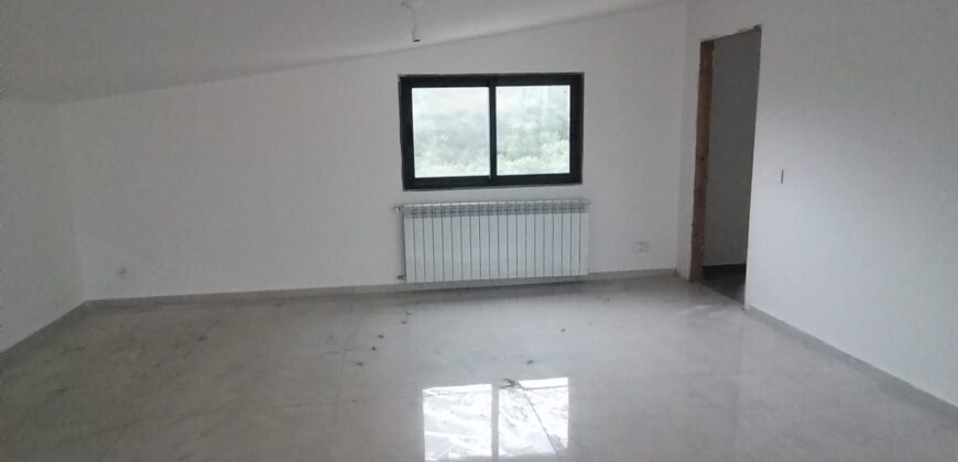 Apartment for sale in Adma