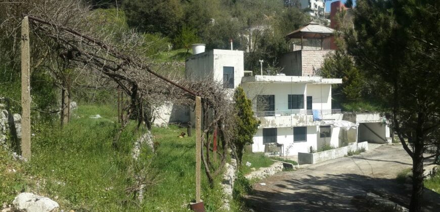 Land for sale in Kfour with existing House