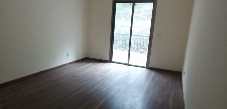 Apartment for Sale in Haret Sakher