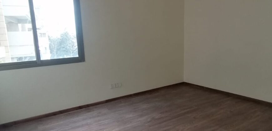 Apartment for Sale in Haret Sakher