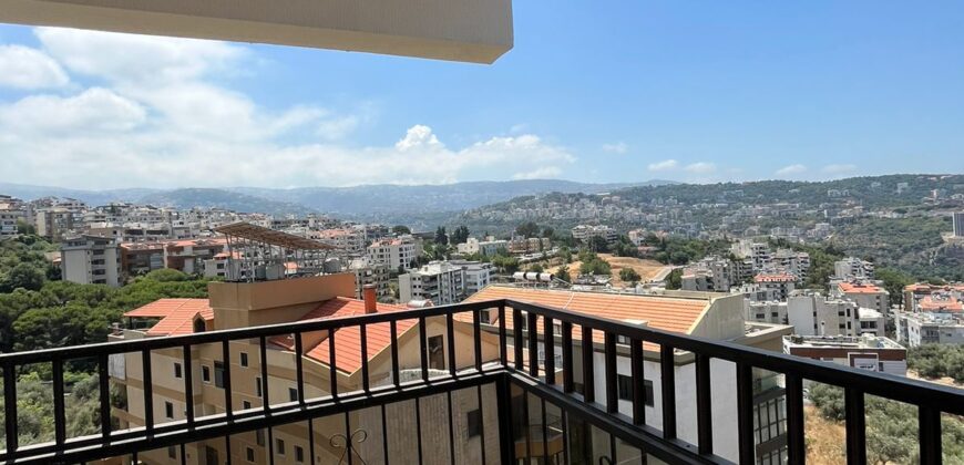 Apartment with terrace for sale in mansourieh
