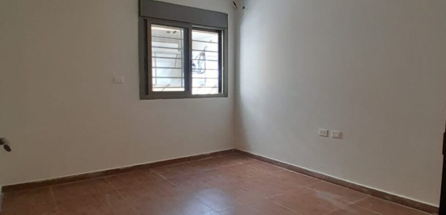 For Sale: Apartment in Mansourieh