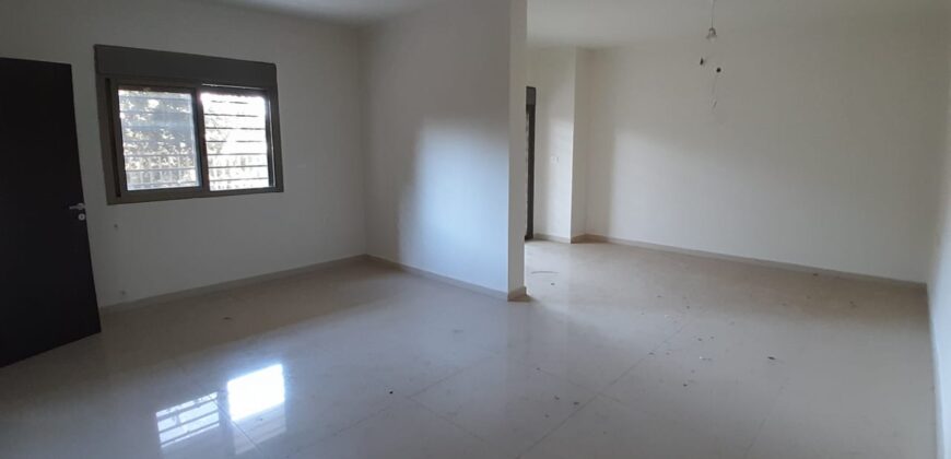 For Sale: Apartment in Mansourieh