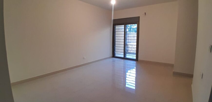 For Sale: Apartment in Mansourieh For Sale: Apartment in Mansourieh
