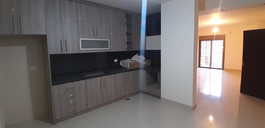 For Sale: Apartment in Mansourieh For Sale: Apartment in Mansourieh