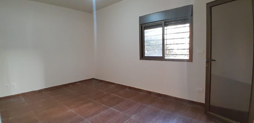 For Sale: Apartment in Mansourieh For Sale: Apartment in Mansourieh
