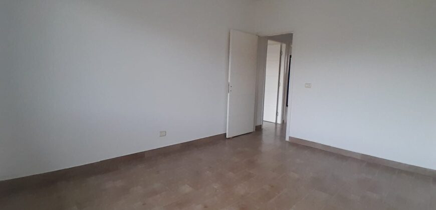 Apartment for sale in Ain el Remaneh with panoramic city view Apartment for sale in Ain el Remaneh with panoramic city view