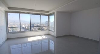 For Sale: Apartment in Achrafieh