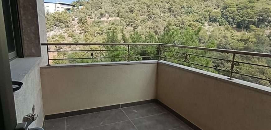 For Sale: Apartment in Roumieh, Metn For Sale: Apartment in Roumieh, Metn