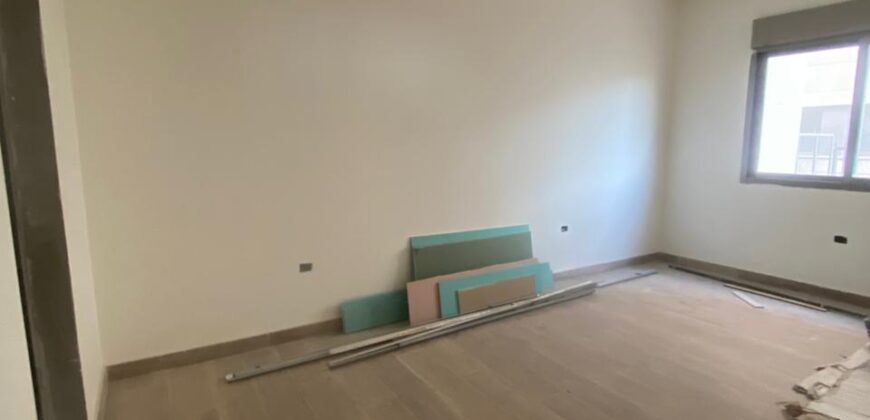 For Sale: Apartment in Ain Saade, Metn