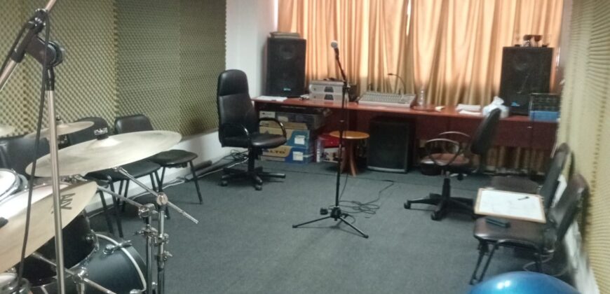 For Sale: Office in Bauchrieh, Metn