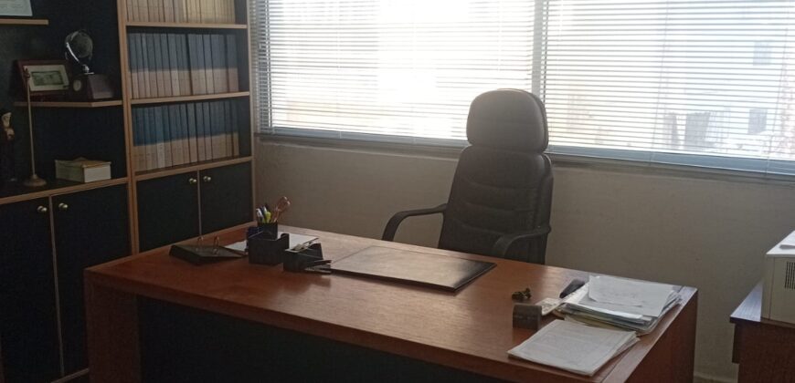For Sale: Office in Bauchrieh, Metn