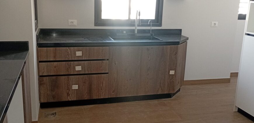 For Sale: Apartment in Ras Beirut