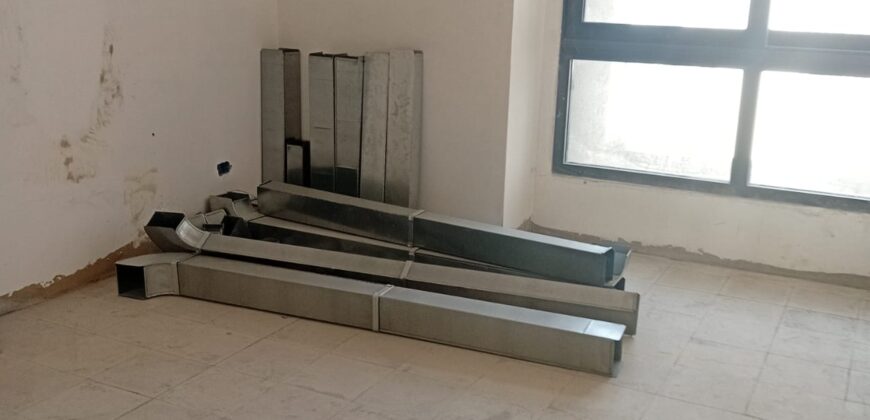 For Sale: Apartment in Ain El Mreisseh