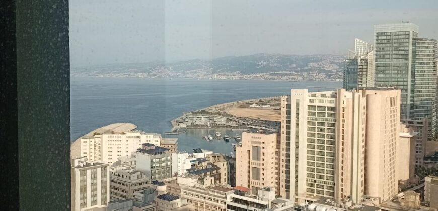 For Sale: Apartment in Ain El Mreisseh