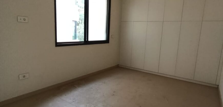 For Sale: Apartment in Naccache, Metn