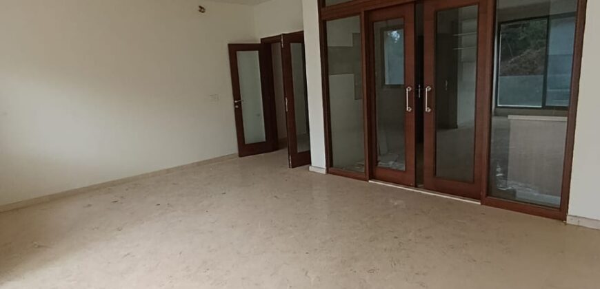For Sale: Apartment in Naccache, Metn