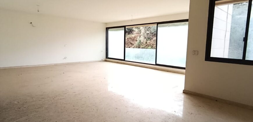 For Sale: Apartment in Naccache, Metn