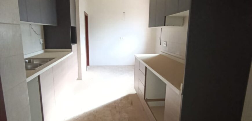 For Sale: Apartment in Naccache, Metn