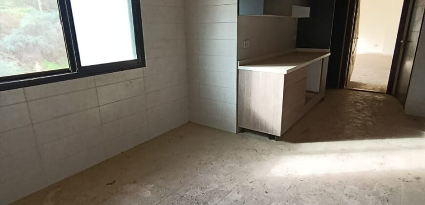 For Sale: Apartment in Naccache, Metn