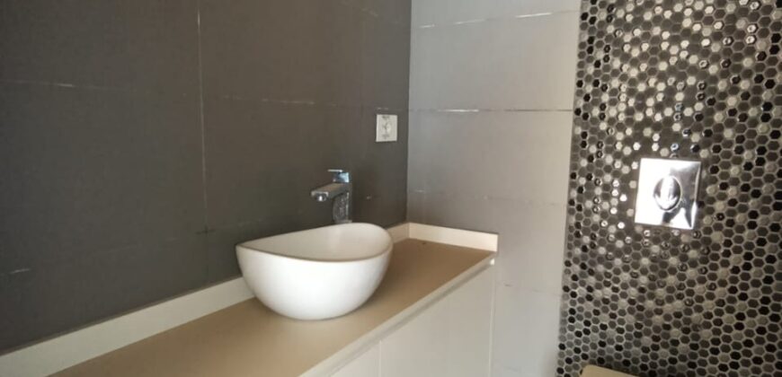 For Sale: Apartment in Naccache, Metn