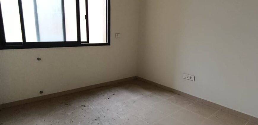 For Sale: Apartment in Naccache, Metn