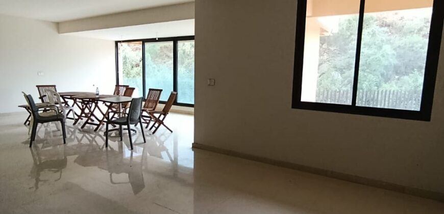 For Sale: Apartment in Naccache, Metn