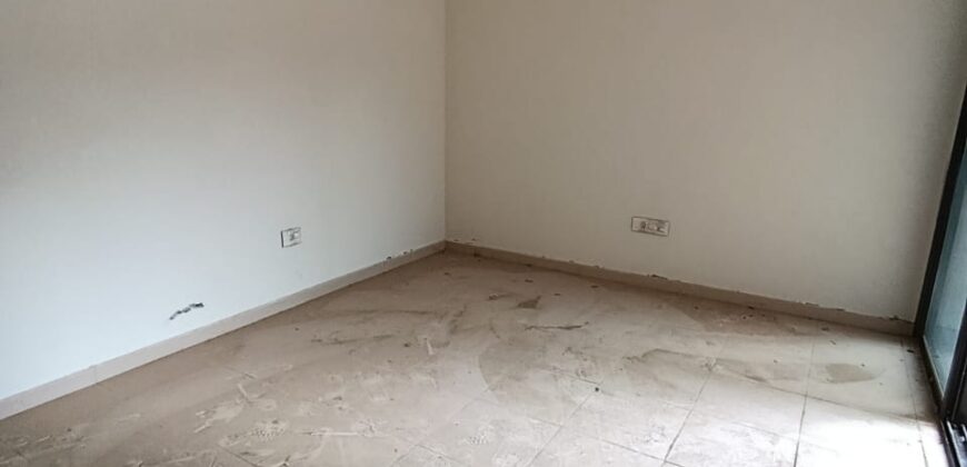 For Sale: Apartment in Naccache, Metn