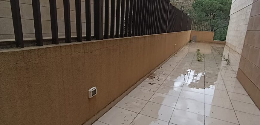 For Sale: Apartment in Naccache, Metn