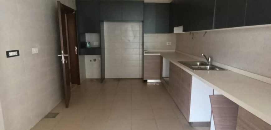 For Sale: Apartment in Naccache, Metn