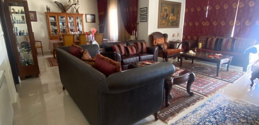 For Sale: Luxury Apartment in Ain Saade, Metn