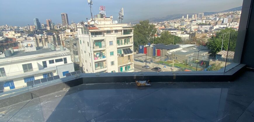 For Sale: Apartment in Hazmieh, Metn