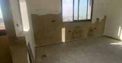 For Sale: Apartment in Hazmieh, Metn