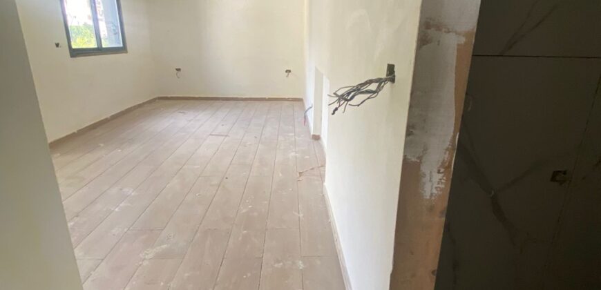 For Sale: Duplex Apartment in Hazmieh, Metn