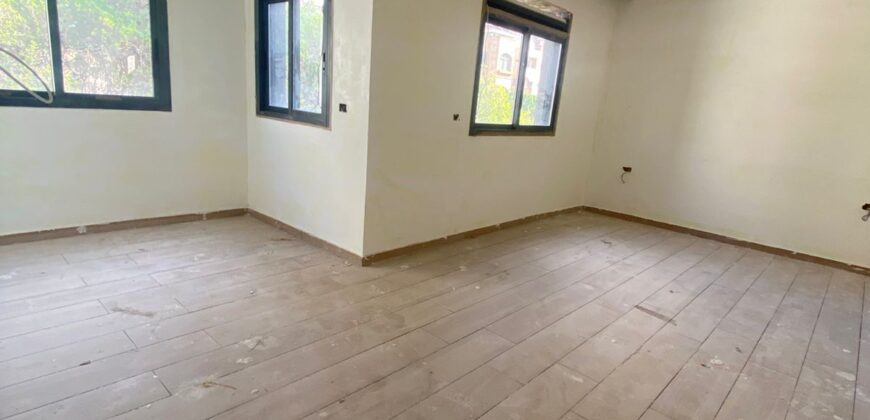 For Sale: Duplex Apartment in Hazmieh, Metn