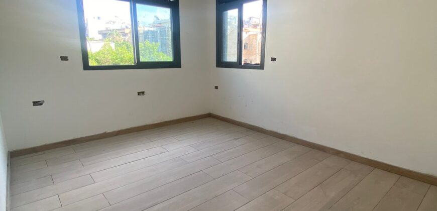 For Sale: Duplex Apartment in Hazmieh, Metn