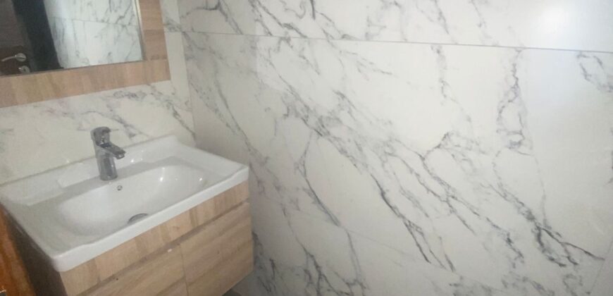 For Sale: Apartment in Dbayeh, Metn