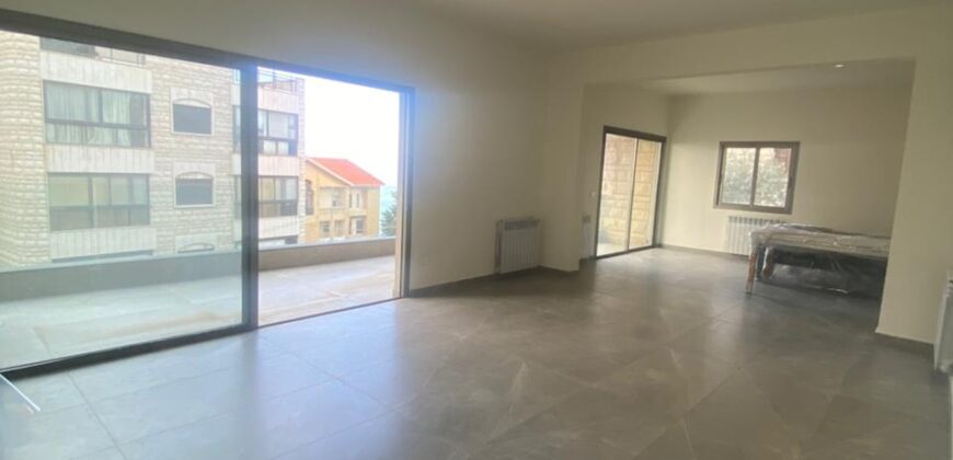 For Sale: Apartment in Beit Mery, Metn