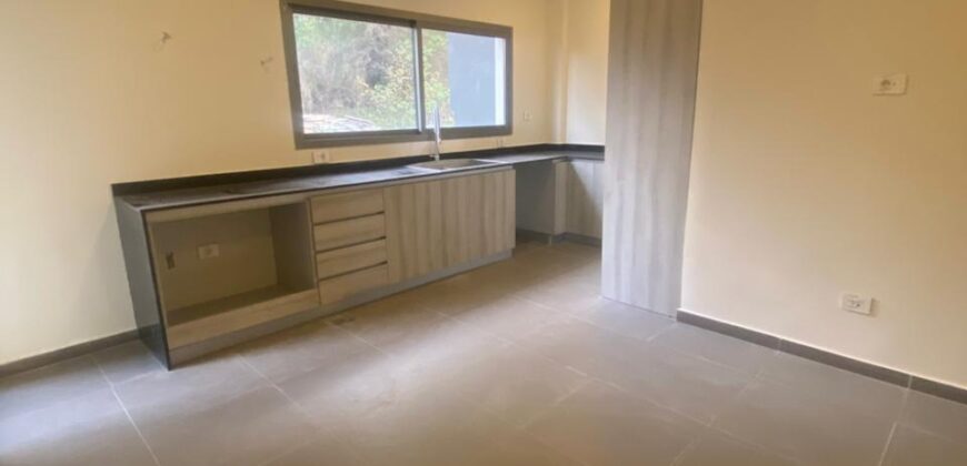 For Sale: Apartment in Beit Mery, Metn