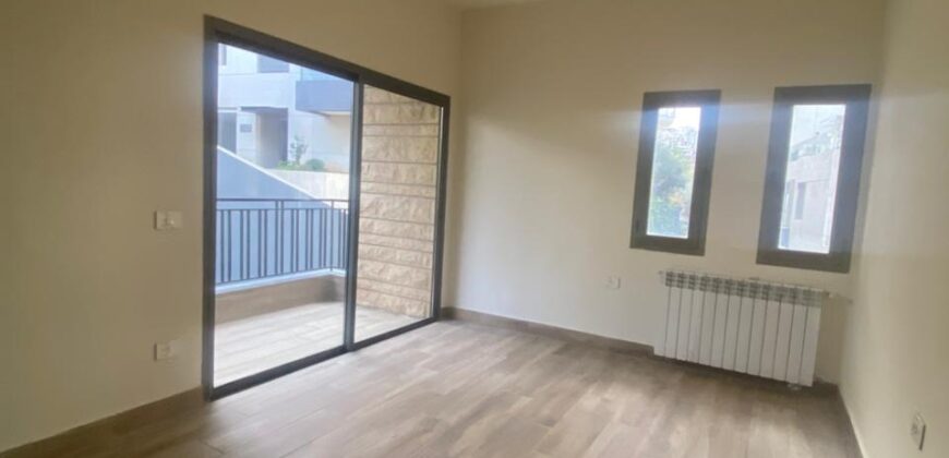 For Sale: Apartment in Beit Mery, Metn