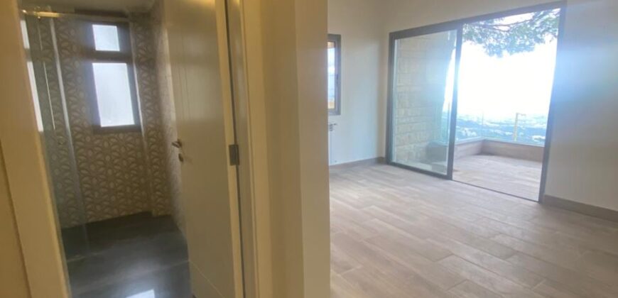 For Sale: Apartment in Beit Mery, Metn